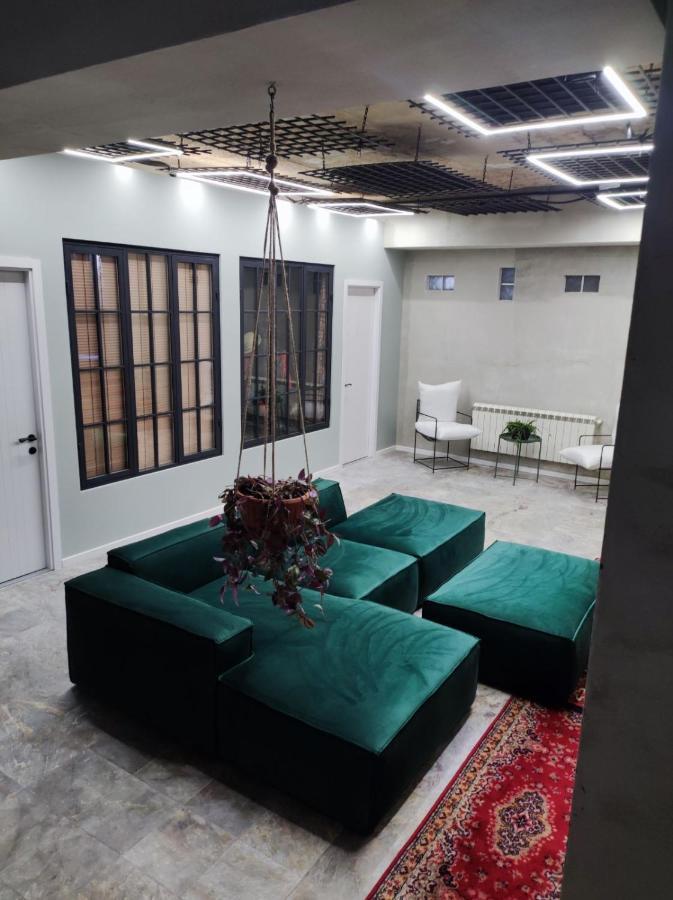 Shared Flat In An Artists District Pikris Gora Apartment Тбилиси Екстериор снимка
