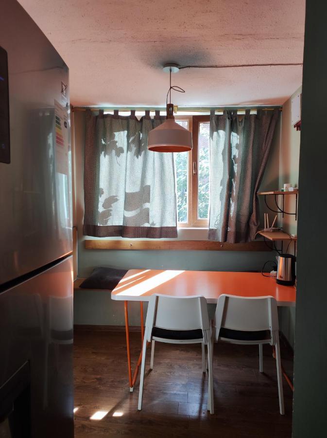 Shared Flat In An Artists District Pikris Gora Apartment Тбилиси Екстериор снимка