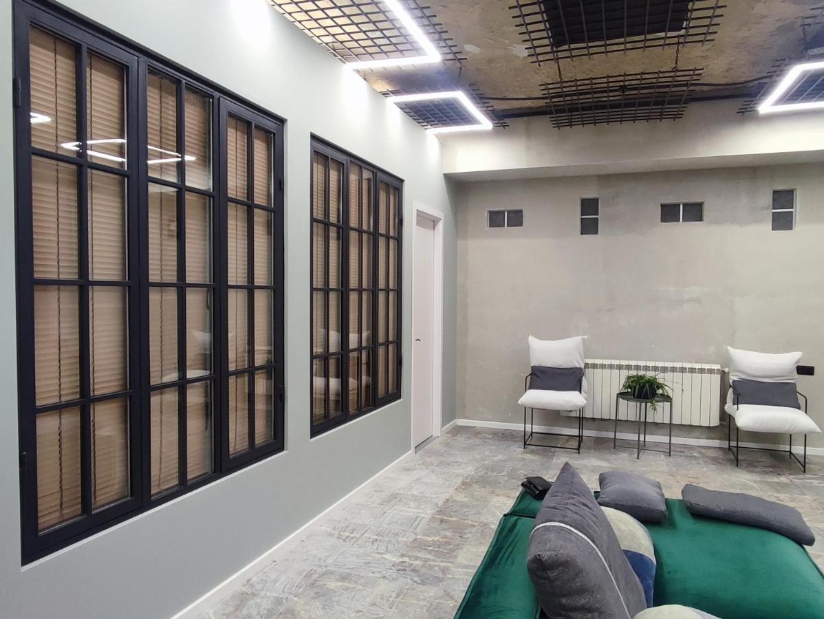 Shared Flat In An Artists District Pikris Gora Apartment Тбилиси Екстериор снимка