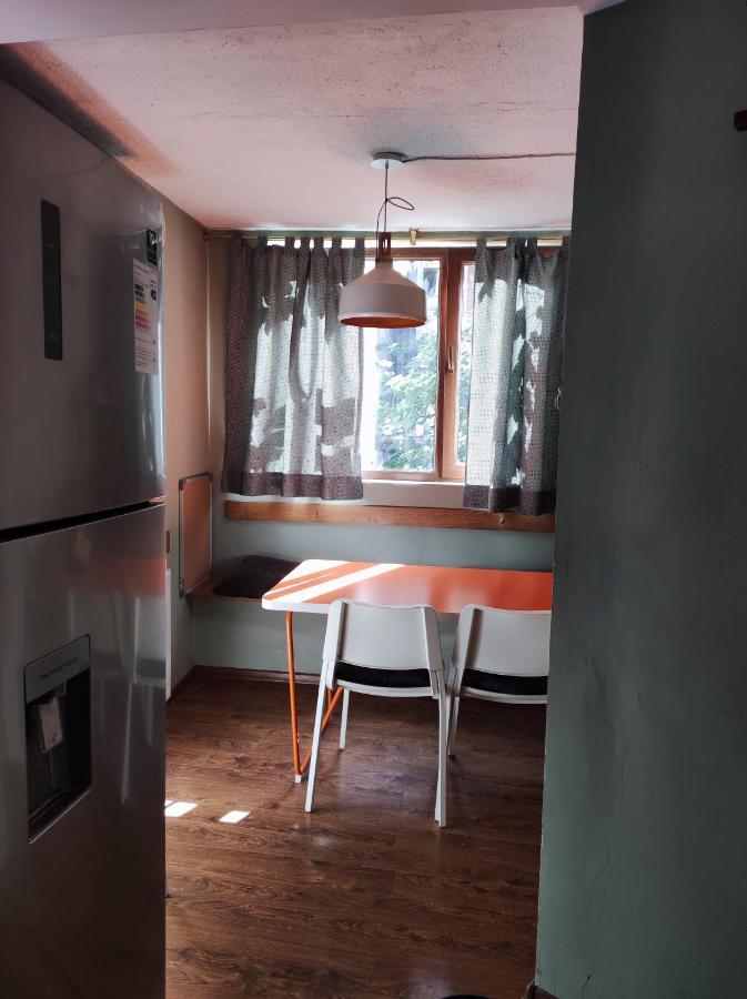 Shared Flat In An Artists District Pikris Gora Apartment Тбилиси Екстериор снимка