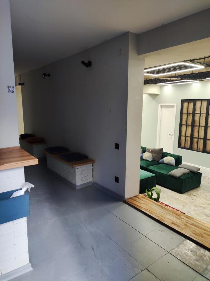 Shared Flat In An Artists District Pikris Gora Apartment Тбилиси Екстериор снимка