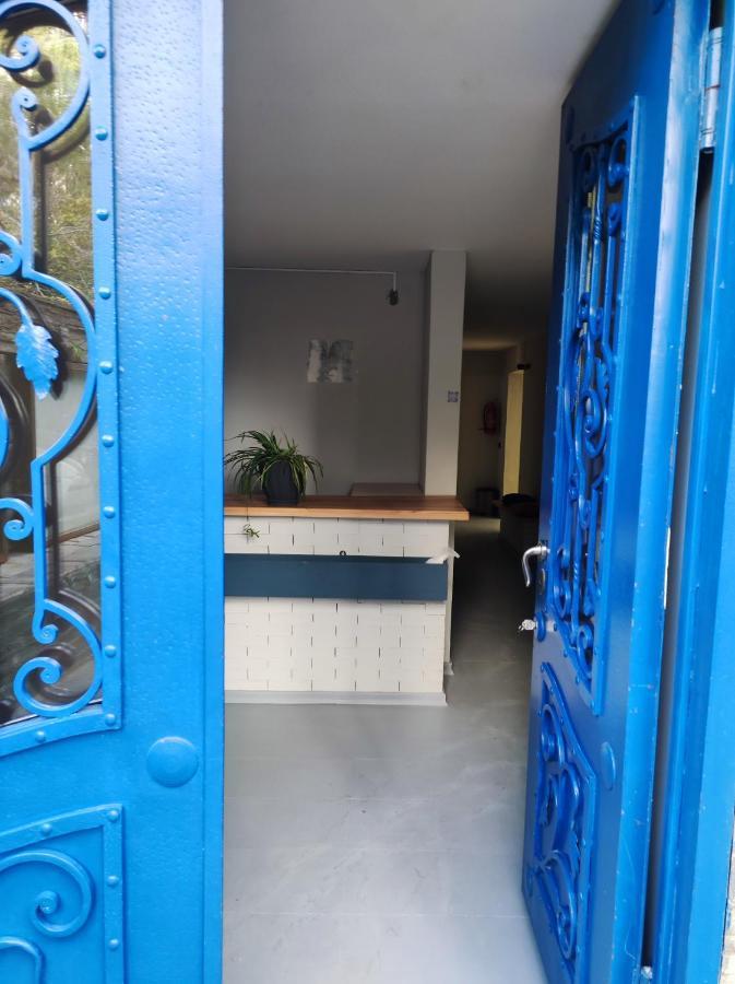 Shared Flat In An Artists District Pikris Gora Apartment Тбилиси Екстериор снимка